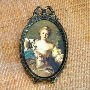 Vintage miniature brass framed photo made in Italy in excellent condition!